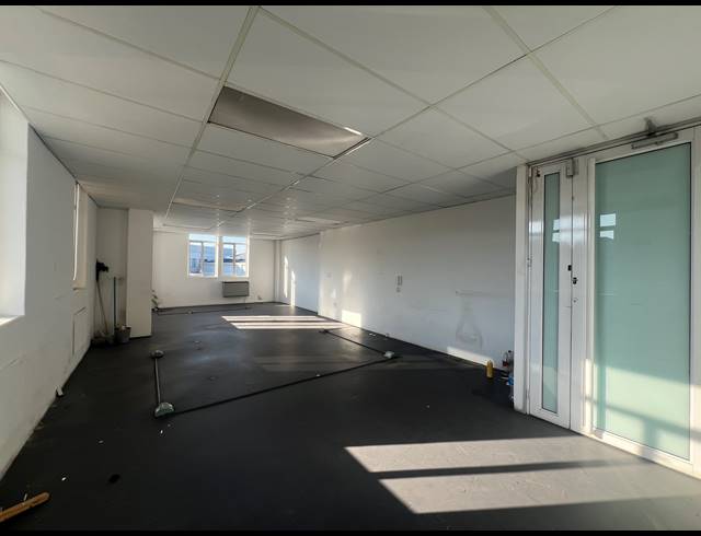 88M² OFFICE TO LET IN ILLOVO